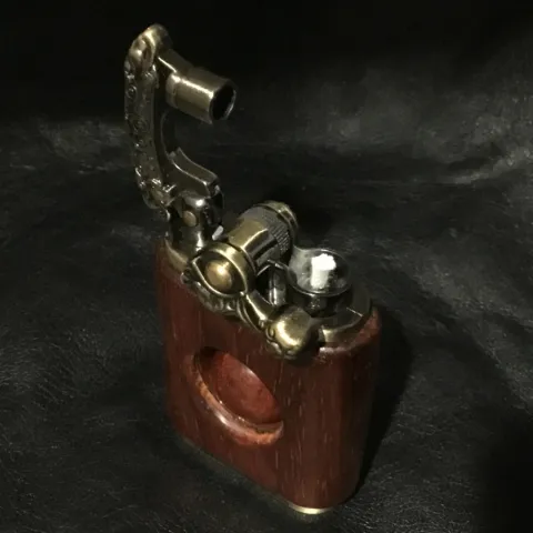 Spunk SK70 бензиновая зажигалка Spunk SK70 бензиновая зажигалка