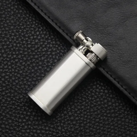 Dolphin HY718 бензиновая зажигалка Dolphin HY718 бензиновая зажигалка