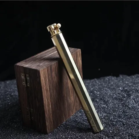 Rowenta R03-1 бензиновая зажигалка