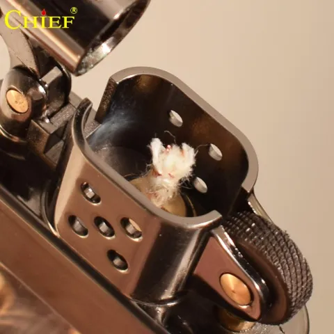 Chief CF239 бензиновая зажигалка Chief CF239 бензиновая зажигалка