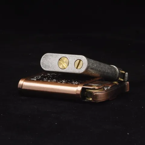 Flint 002 бензиновая зажигалка Flint 002 бензиновая зажигалка