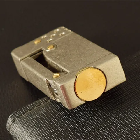 Dolphin HY696 бензиновая зажигалка Dolphin HY696 бензиновая зажигалка