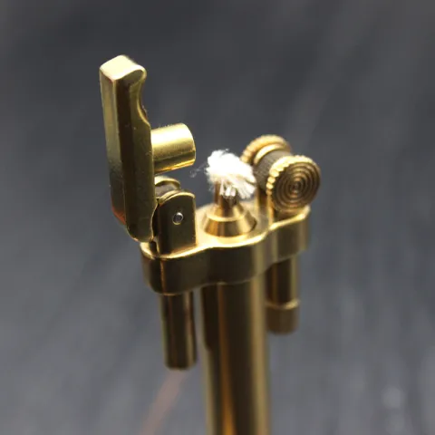 Rowenta R06 бензиновая зажигалка Rowenta R06 бензиновая зажигалка