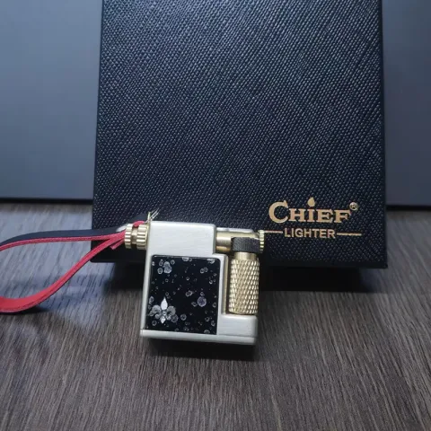 Chief CF715 бензиновая мини зажигалка Chief CF715 бензиновая мини зажигалка